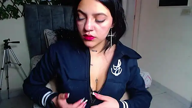 Violettasquirt online show from June 13, 2026, 2:04 pm