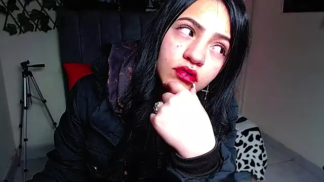 Violettasquirt online show from June 22, 2026, 1:30 pm