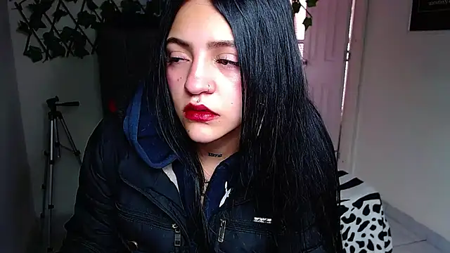 Violettasquirt online show from June 23, 2026, 1:53 pm