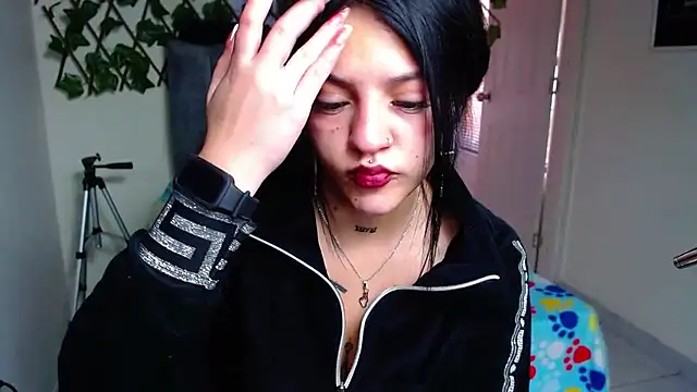 Violettasquirt online show from July 15, 2026, 2:00 pm