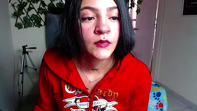 Violettasquirt online show from July 21, 2026, 1:35 pm
