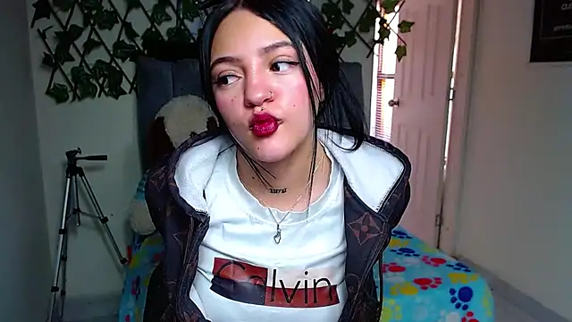 Violettasquirt online show from July 22, 2026, 4:10 pm