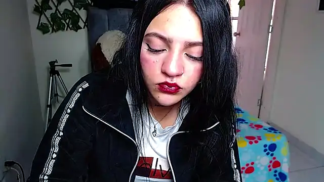 Violettasquirt online show from July 23, 2026, 1:53 pm