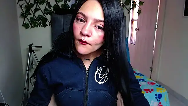 Violettasquirt online show from July 24, 2026, 1:31 pm