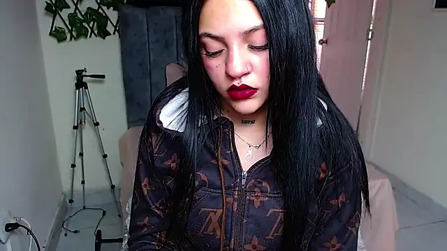 Violettasquirt online show from July 29, 2026, 1:31 pm