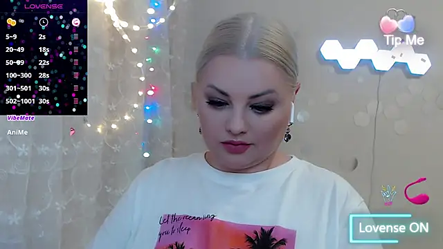 JewellKiss7 online show from June 30, 2026, 2:56 am