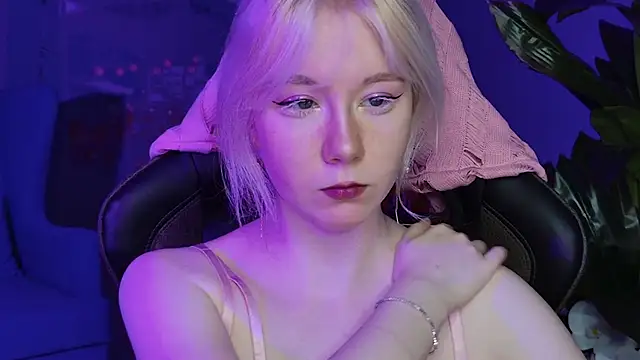 Snapshot of NancyMartinez chatting on January 19, 2025, 5:05 am NancyMartinez online show from January 19, 2025, 5:05 am