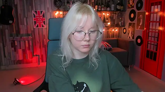 Snapshot of NancyMartinez chatting on January 25, 2025, 8:10 am NancyMartinez online show from January 25, 2025, 8:10 am