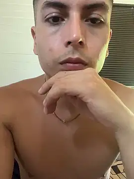 Snapshot of SAMUEL_OBRIAN chatting on December 17, 2024, 4:11 pm SAMUEL OBRIAN online show from December 17, 2024, 4:11 pm