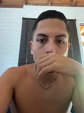 Snapshot of SAMUEL_OBRIAN chatting on February 1, 2025, 4:44 pm SAMUEL OBRIAN online show from February 1, 2025, 4:44 pm