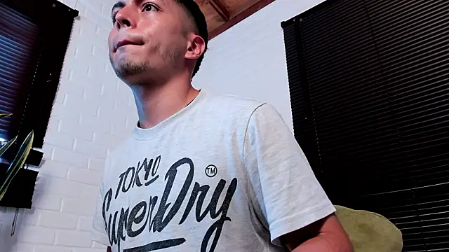 Snapshot of SAMUEL_OBRIAN chatting on February 9, 2026, 2:21 pm SAMUEL OBRIAN online show from February 9, 2026, 2:21 pm