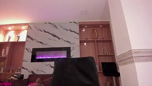 Isabel Escorcia online show from February 13, 2025, 8:17 am