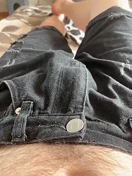 red red00 online show from March 9, 2026, 11:47 am