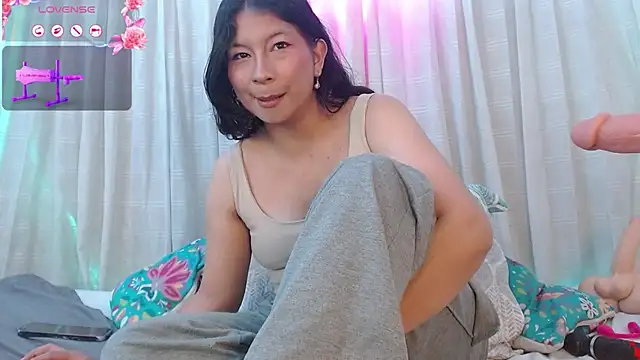 zoewilliams2 online show from December 14, 2025, 4:18 am