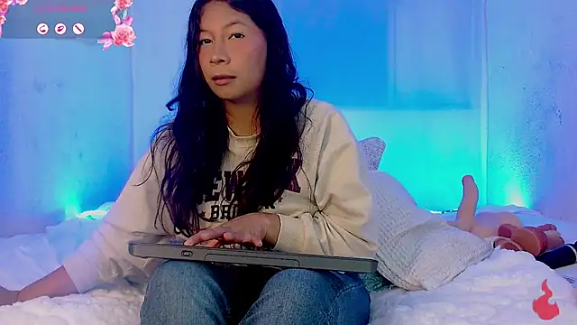 zoewilliams2 online show from February 10, 2026, 1:21 am