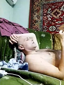 Pineapple04 online show from January 31, 2025, 6:03 pm