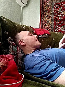 Pineapple04 online show from May 8, 2026, 4:40 am