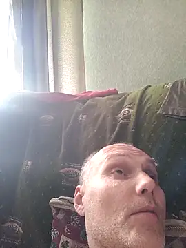 Pineapple04 online show from May 10, 2026, 1:49 pm