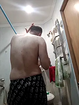 Pineapple04 online show from May 18, 2026, 3:24 am