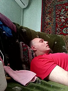 Pineapple04 online show from May 18, 2026, 4:07 am