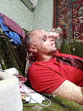 Pineapple04 online show from May 18, 2026, 7:20 pm