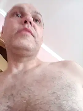 Pineapple04 online show from May 19, 2026, 5:36 am