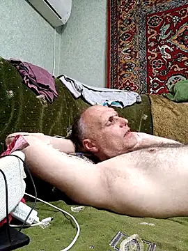 Pineapple04 online show from May 25, 2026, 6:47 pm