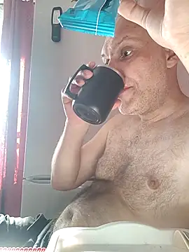 Pineapple04 online show from June 24, 2026, 4:22 am