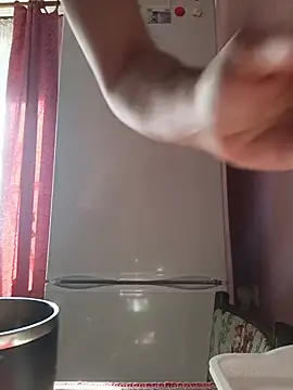 Pineapple04 online show from June 27, 2026, 4:28 am