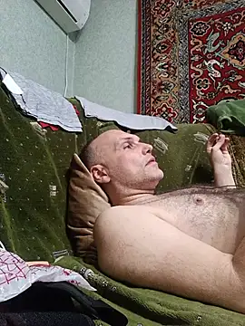 Pineapple04 online show from July 28, 2026, 6:20 pm