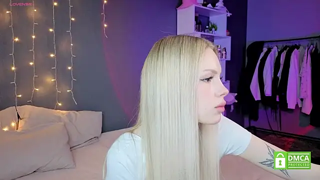 Snapshot of aneta_alisha chatting on November 21, 2025, 11:20 am aneta alisha online show from November 21, 2025, 11:20 am