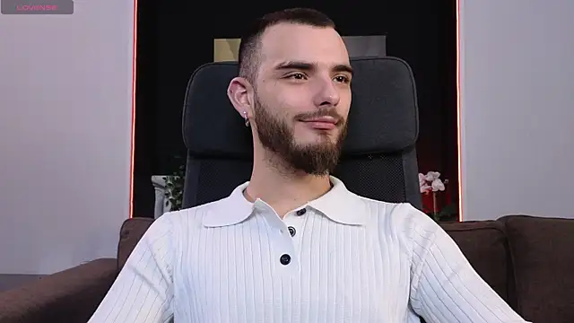 Snapshot of xteddy_bear chatting on January 10, 2025, 2:23 pm xteddy bear online show from January 10, 2025, 2:23 pm