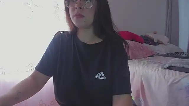 HARLEYNAPIER online show from February 9, 2026, 8:57 pm