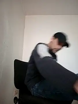 Snapshot of kx93 chatting on February 10, 2025, 1:11 pm kx93 online show from February 10, 2025, 1:11 pm