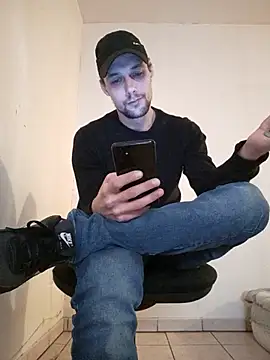 Snapshot of kx93 chatting on March 11, 2025, 8:09 pm kx93 online show from March 11, 2025, 8:09 pm