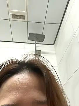 Snapshot of Angelababy001 chatting on November 12, 2025, 1:44 pm Angelababy001 online show from November 12, 2025, 1:44 pm