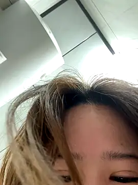 Snapshot of Angelababy001 chatting on November 28, 2025, 1:14 pm Angelababy001 online show from November 28, 2025, 1:14 pm