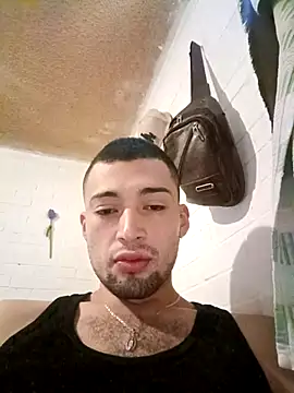 Snapshot of Suggarwhite18CM chatting on November 18, 2025, 10:25 pm Suggarwhite18CM online show from November 18, 2025, 10:25 pm