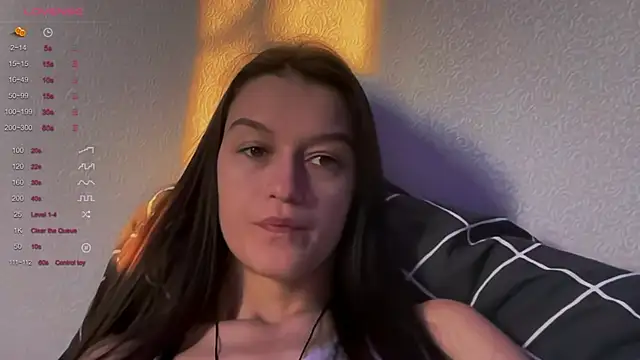 Snapshot of Alice__grace chatting on February 9, 2025, 2:07 pm Alice grace online show from February 9, 2025, 2:07 pm