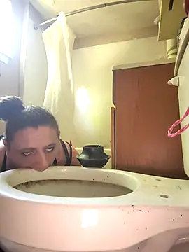 UniqueKorn86 online show from April 7, 2026, 7:47 pm