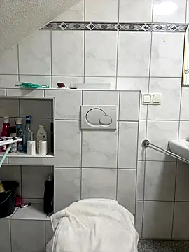 Snapshot of happyandsweet chatting on December 18, 2025, 8:26 pm happyandsweet online show from December 18, 2025, 8:26 pm