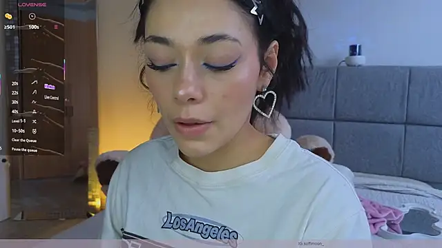 Soffimoon  online show from July 23, 2026, 8:18 pm