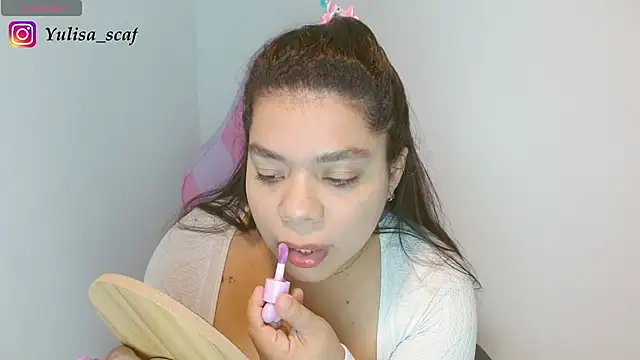 yulissa18 online show from May 2, 2026, 11:54 pm