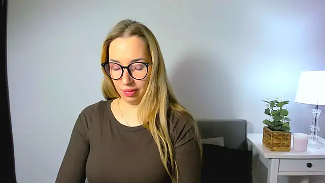 Snapshot of AriaDesire chatting on November 29, 2025, 6:16 am AriaDesire online show from November 29, 2025, 6:16 am