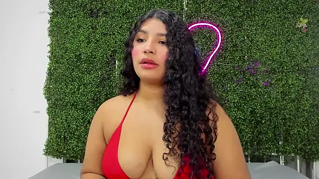 Snapshot of valentina_0_ chatting on November 26, 2025, 10:11 pm valentina 0 online show from November 26, 2025, 10:11 pm