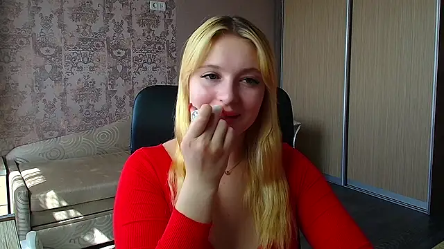 Milka kiss  online show from May 19, 2026, 12:33 pm