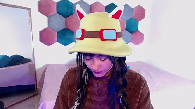 Snapshot of liz-beths chatting on February 19, 2025, 1:39 pm liz-beths online show from February 19, 2025, 1:39 pm