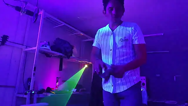 Snapshot of Anto_BWC chatting on February 9, 2025, 3:23 pm Anto BWC online show from February 9, 2025, 3:23 pm