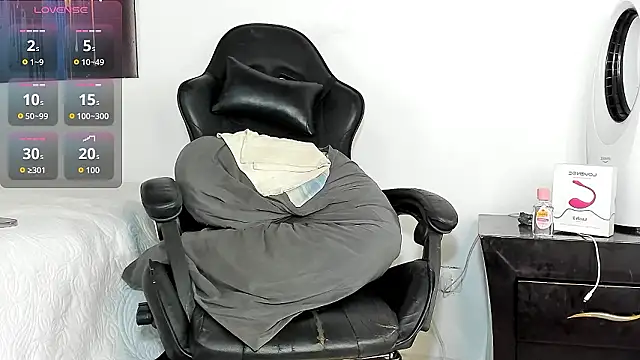 tizziano castillo  online show from March 9, 2026, 5:50 pm