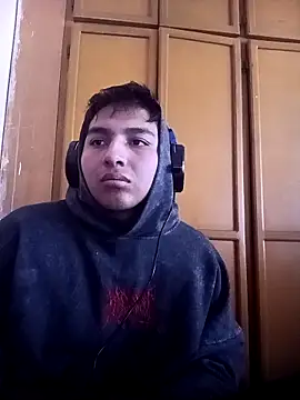 Snapshot of LoganFinds chatting on October 28, 2025, 4:20 pm LoganFinds online show from October 28, 2025, 4:20 pm